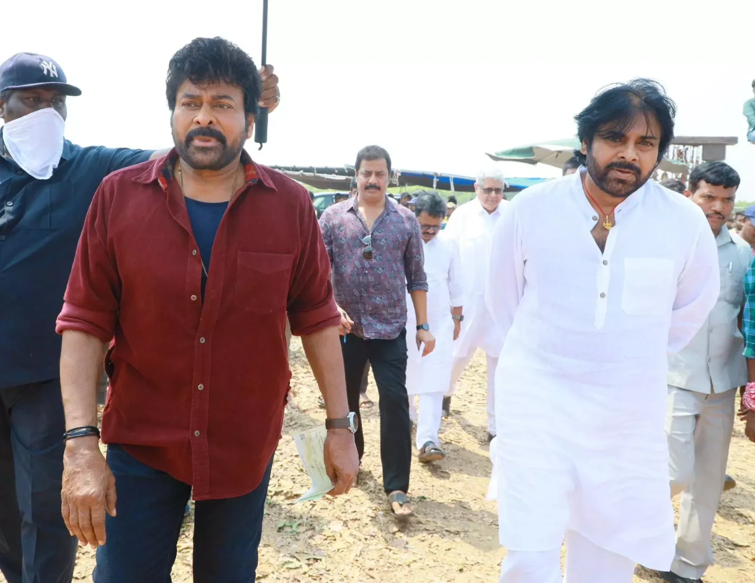 Megastar Chiranjeevi Dazzling Appearance: Shines in Latest "Vishwambhara" Still