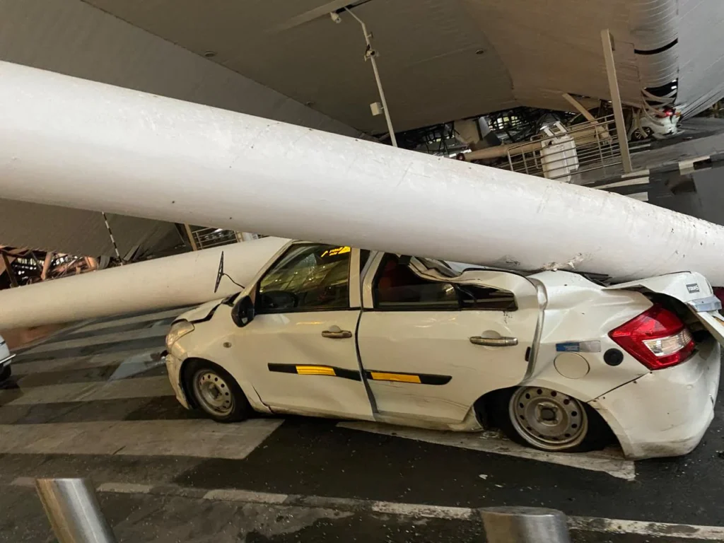 Delhi airport roof collapses, amid heavy rains